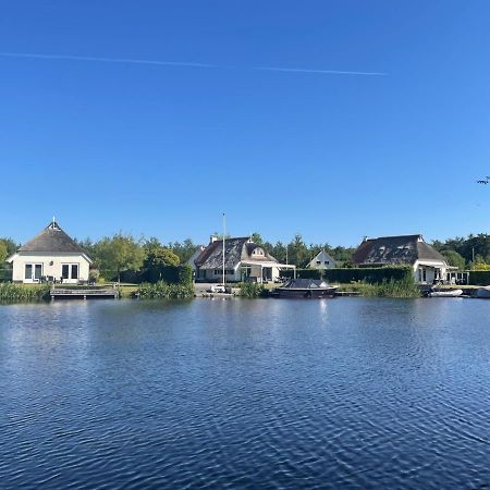 Vakantiehuis Aan Het Water In Friesland Sint Nicolaasga エクステリア 写真