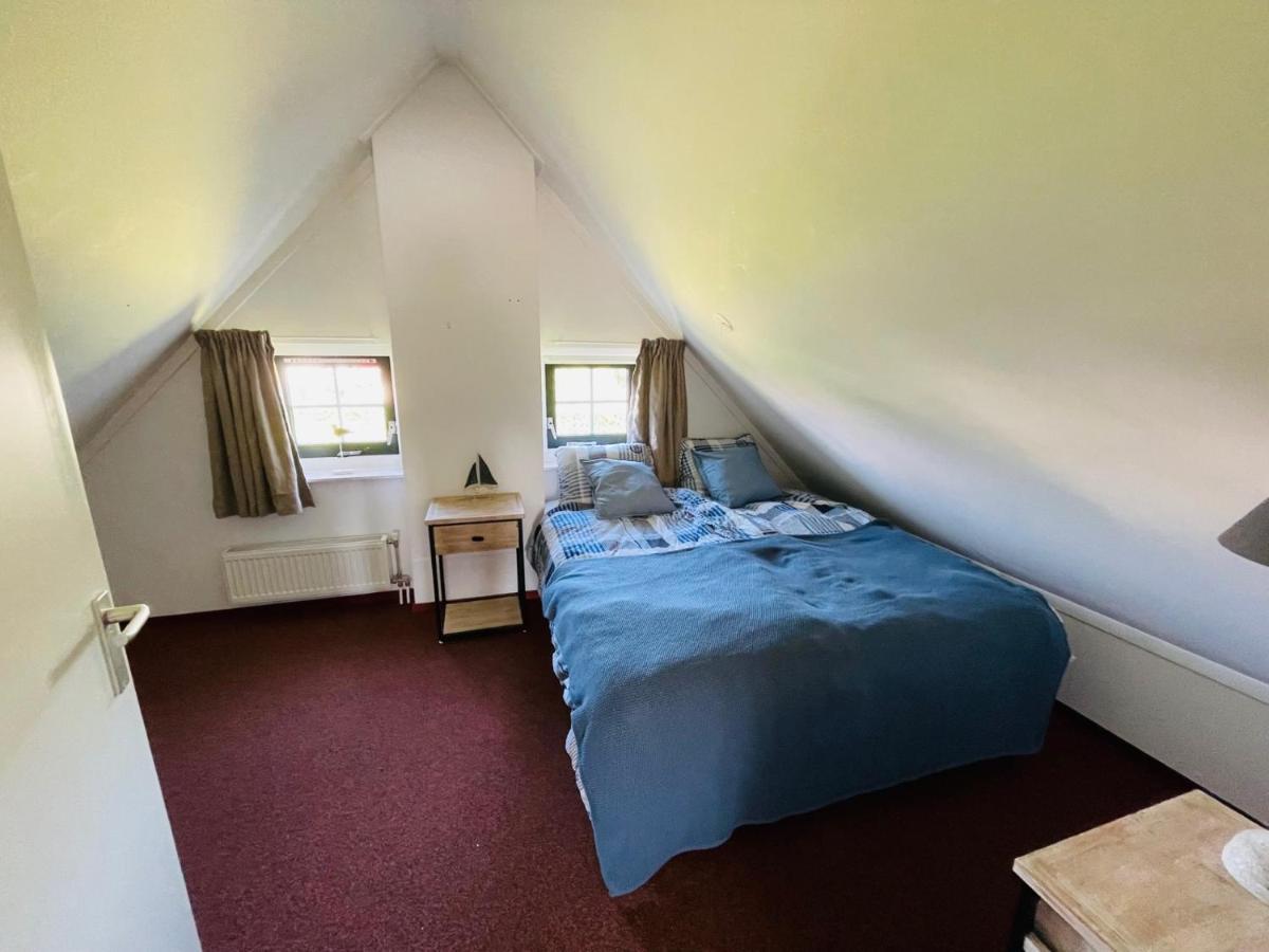 Vakantiehuis Aan Het Water In Friesland Sint Nicolaasga エクステリア 写真